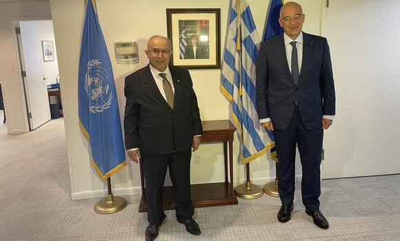 لعمامرة يبحث مع نظيره اليوناني العلاقات الثنائية بين البلدين وسبل تقويتها - Réveil d'algérie
