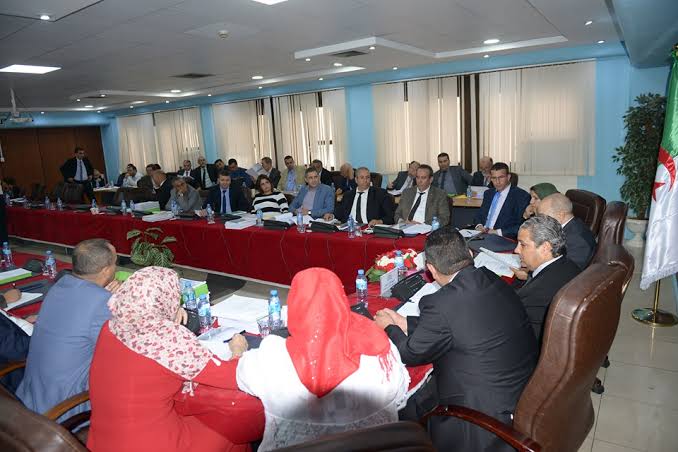 اتفاقية بين مكتب الأمم المتحدة في أنغولا ووزارة المالية بشأن مراجعة النظام الضريبي للمهنة وعلى وجه الخصوص اعتماد نظام خصم الضريبة عند المصدر دون التأثير على مبدأ ضريبة الدخل. - Réveil d'algérie