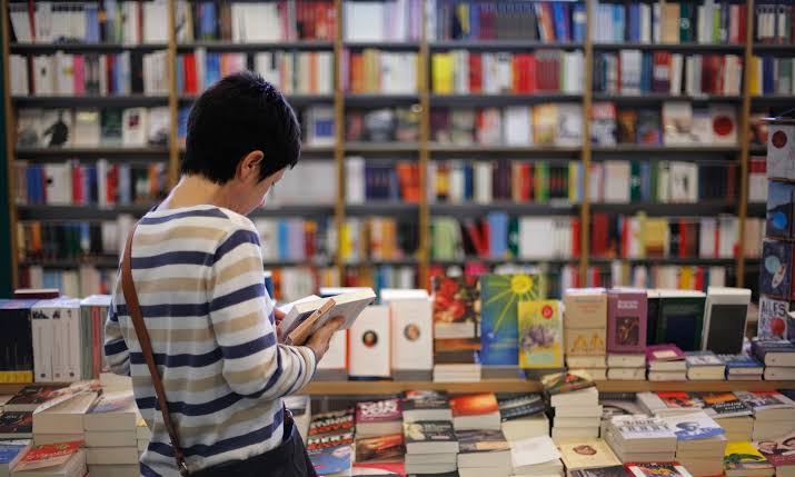 الطبعة 25 للصالون الدولي للكتاب: صرح ناشرون ان الشهادات والذاكرات الفردية تعد احدى مصادر كتابة تاريخ حرب التحرير الوطني. - Réveil d'algérie