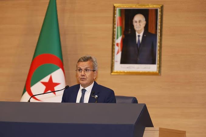 اكد وزير الصحة، عبد الرحمان بن بوزيد، أن البيولوجيا السريرية عرفت “قفزة نوعية” في التحديات التي تواجه مهنيي الصحة أثناء أداء مهامهم اليومية من أجل احتواء وباء كوفيد-19. - Réveil d'algérie