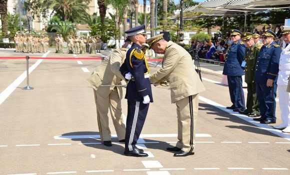 تخرج الدفعة ال21 للطلبة الضباط العاملين بالمدرسة الوطنية التحضيرية لدراسات مهندس الشهيد باجي مختار بالرويبة (الجزائر العاصمة). - Réveil d'algérie