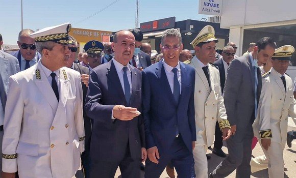 وزير الداخلية و الجماعات المحلية و التهيئة العمرانية، التقي أمس الاثنين، ظيره التونسي, توفيق شرف الدين, في إطار التحضيرات الجارية لإعادة فتح الحدود البرية بين البلدين. - Réveil d'algérie
