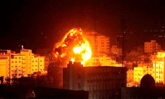 طائرات الاحتلال الصهيوني فجر يوم السبت تهجم جنوب غرب مدينة غزة بعشرة صواريخ. - Réveil d'algérie