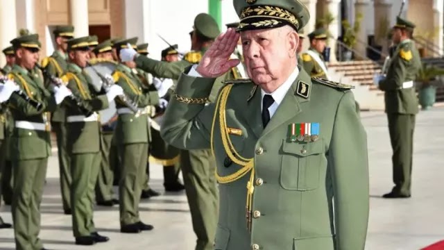 أشرف رئيس أركان الجيش الوطني الشعبي, الفريق أول السعيد شنقريحة، الاثنين، بزيارة إلى الأكاديمية العسكرية لشرشال “الرئيس الراحل هواري بومدين” لحفل التخرج السنوي للدفعات. - Réveil d'algérie