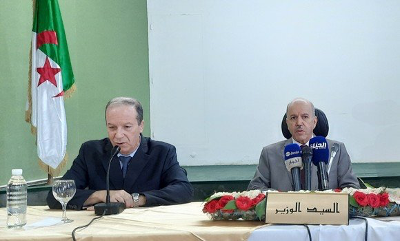 أعلن الناطق الرسمي للجنة رصد ومتابعة فيروس كورونا ومدير الوقاية وترقية الصحة عن إنفلونزا موسمية: استلام مليونين ونصف جرعة من اللقاح. - Réveil d'algérie
