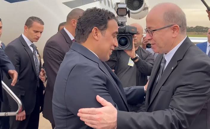 شرع رئيس المجلس الرئاسي الليبي, محمد يونس المنفي, في زيارة الى الجزائر. - Réveil d'algérie