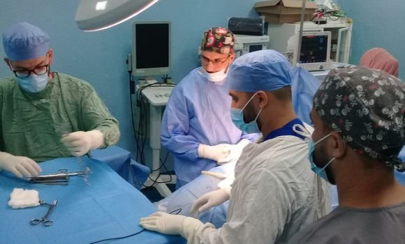 ولاية وهران اجتهد الفريق الطبي على إجراء أول عمليتين ناجحتين لزرع العضلة العاصرة الاصطناعية. - Réveil d'algérie
