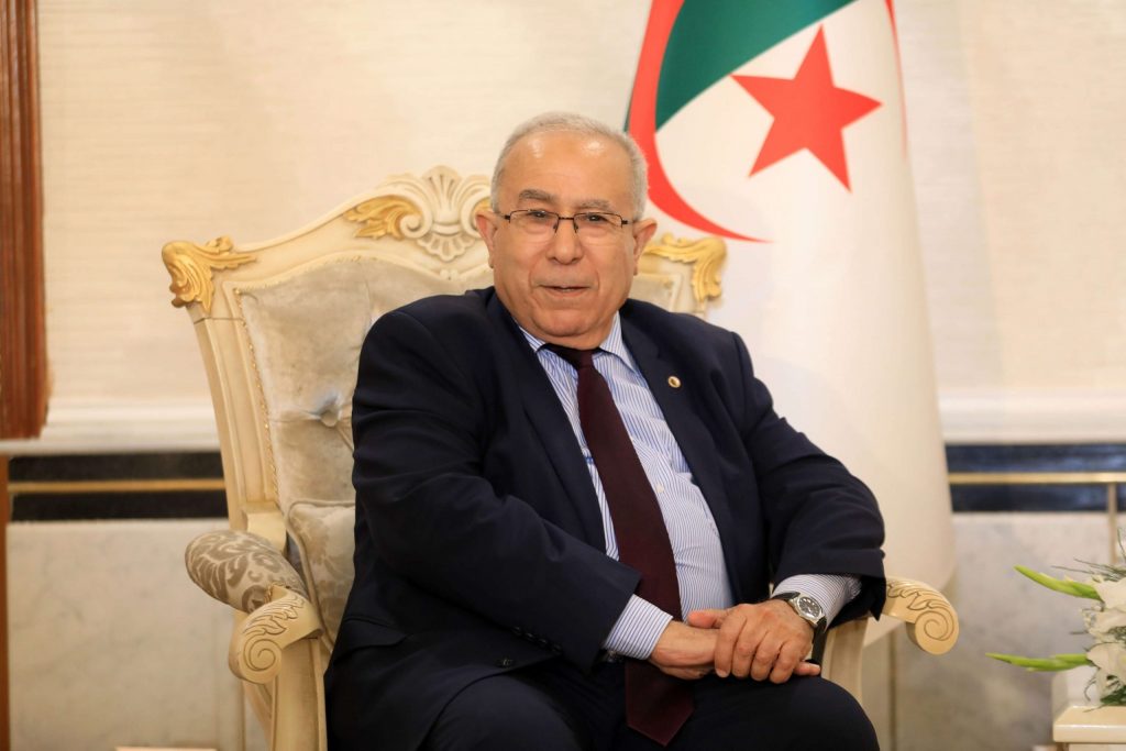 وزير الشؤون الخارجية والجالية الوطنية بالخارج, رمطان لعمامرة, الأحد, استكمال كافة التحضيرات لانعقاد القمة العربية شهر نوفمبر المقبل بالجزائر. - Réveil d'algérie