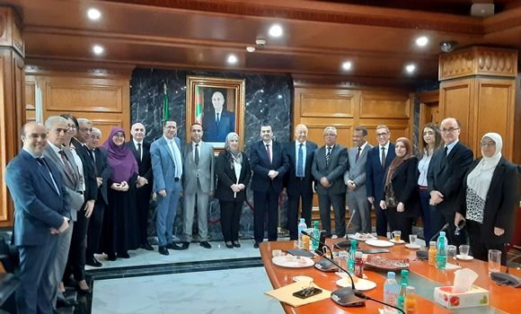 تنصيب السيدة وسيلة عتيمان رئيسة جديدة للجنة ضبط الكهرباء و الغاز خلفا للسيد فريد رحوال. - Réveil d'algérie