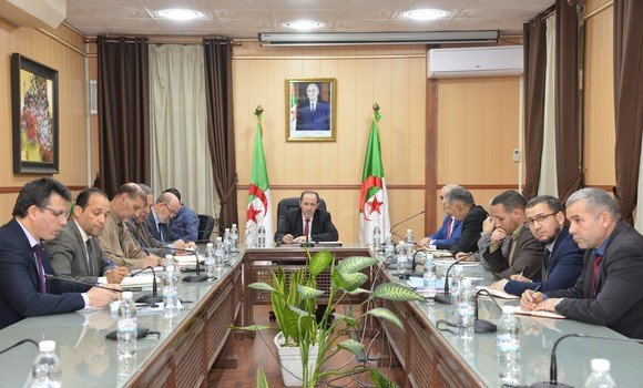 مواصلة عملية إدماج الأساتذة المتعاقدين على المناصب الشاغرة. - Réveil d'algérie