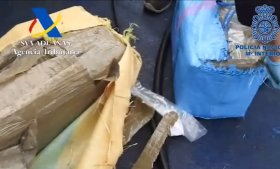 الشرطة الإسبانية تضبط قاربا ينقل 4.4 طن من الحشيش من المغرب إلى أمريكا اللاتينية. - Réveil d'algérie