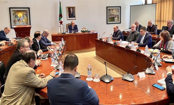 تنصيب مدراء عامين جدد رأس المديريات العامة بوزارة الصناعة. - Réveil d'algérie