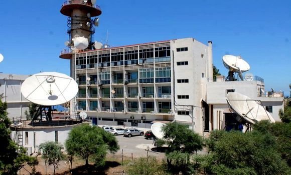 تقطعات بث القنوات ذات المحتوى الجزائري على قمر “أوتلسات 7 وا” سببه التقلبات الجوية. - Réveil d'algérie