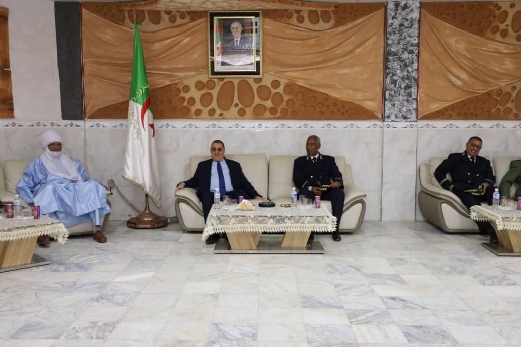 وزير الداخلية ينصب الوالي الجديد لولاية جانت - Réveil d'algérie