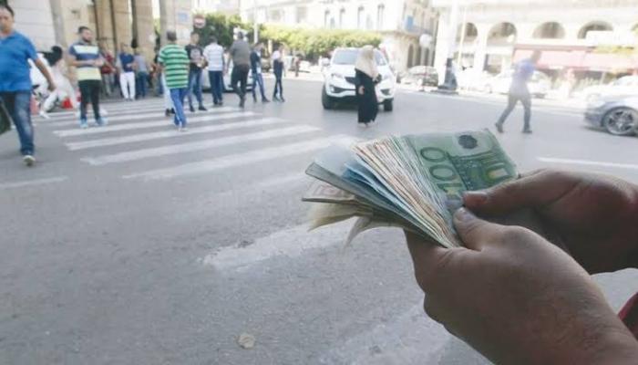 استقرار نسبي في أسعار الصرف بالسوق السوداء هذا الخميس 8 ماي - Réveil d'algérie