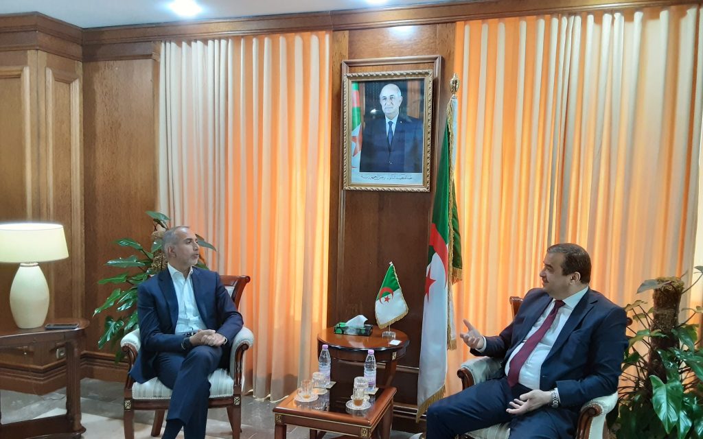 مجموعة AXIAN تبدي اهتمامها بالاستثمار في الطاقات المتجددة بالجزائر - Réveil d'algérie