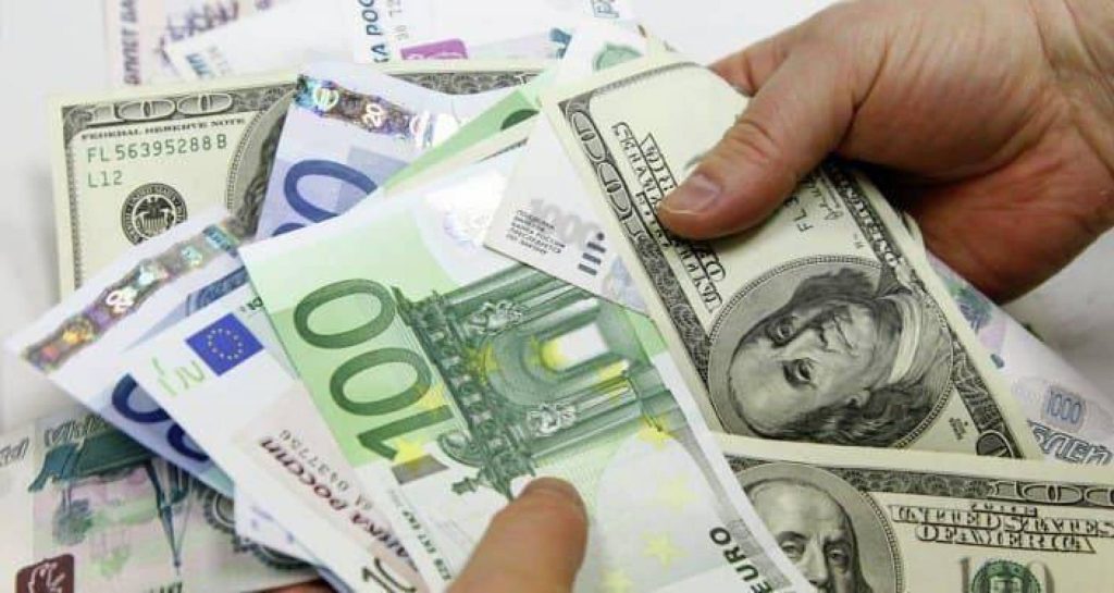 تراجع جديد في أسعار العملات الأجنبية بسوق السكوار اليوم السبت - Réveil d'algérie