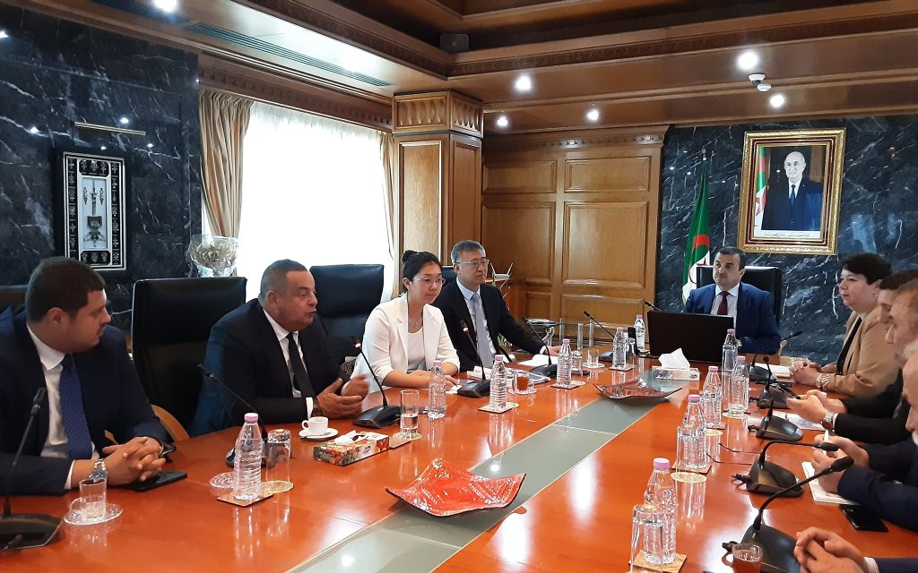 عرقاب يستقبل رئيس مجمع AVIC INNO الصيني لبحث فرص التعاون في قطاعات الطاقة والمناجم - Réveil d'algérie