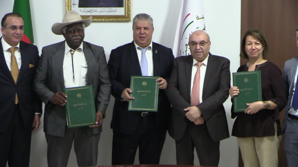 نحو ريادة إنتاج اللقاحات…توقيع اتفاقية لإنجاز مركز بحث عالمي لإنتاج اللقاحات في الجزائر - Réveil d'algérie