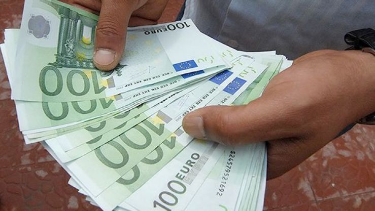 تفاصيل أسعار صرف العملات الأجنبية في سوق السكوار هذا السبت - Réveil d'algérie