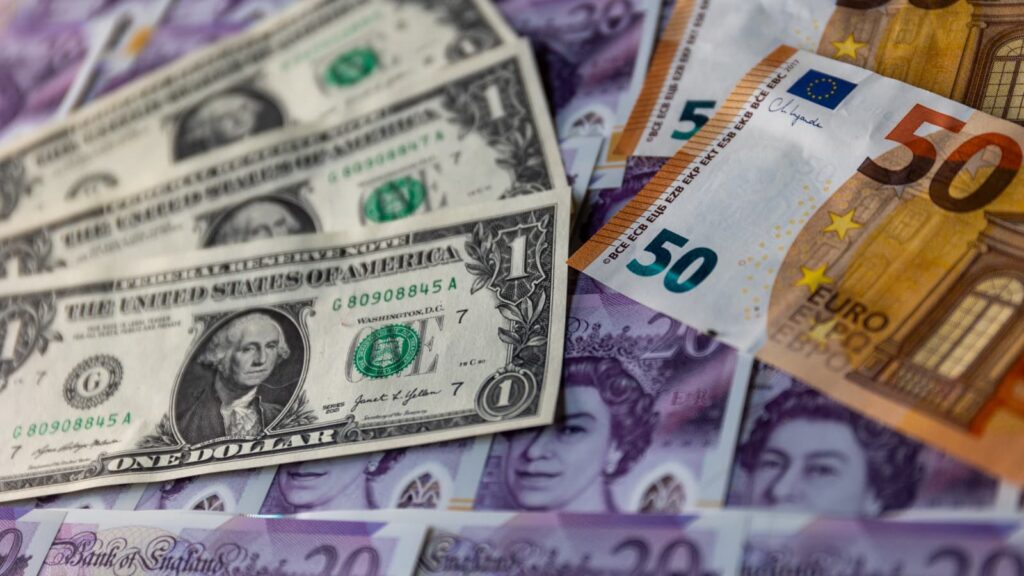 تطورات أسعار العملات في سوق الصرف الموازية هذا الأحد 13 جويلية - Réveil d'algérie
