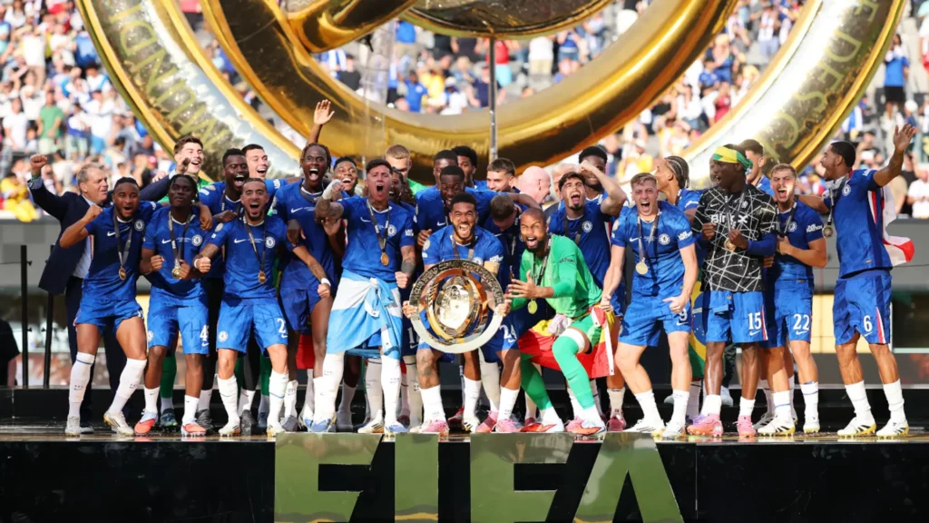 تشيلسي يُتوج بطلاً لكأس العالم للأندية بعد فوزه بثلاثية نظيفة على باريس سان جيرمان - Réveil d'algérie