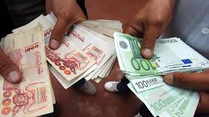 تعرف على تحركات أسعار الصرف في السوق السوداء اليوم 27 جويلية بساحة السكوار - Réveil d'algérie