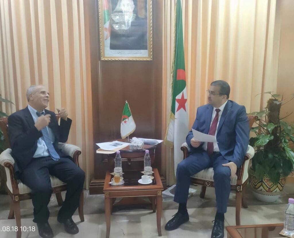 “الحقيبة الشمسية”… ابتكار جزائري يُعرض أمام وزير الطاقة - Réveil d'algérie