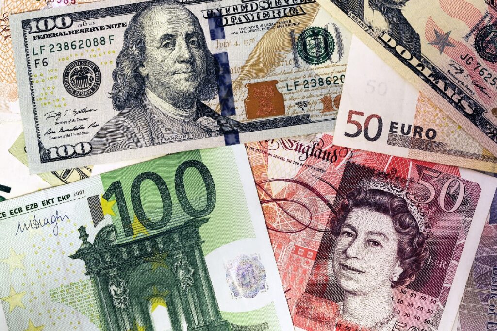 ارتفاع ملحوظ في أسعار اليورو، الدولار و الجنيه الإسترليني بالسوق السوداء اليوم 26 أوت - Réveil d'algérie