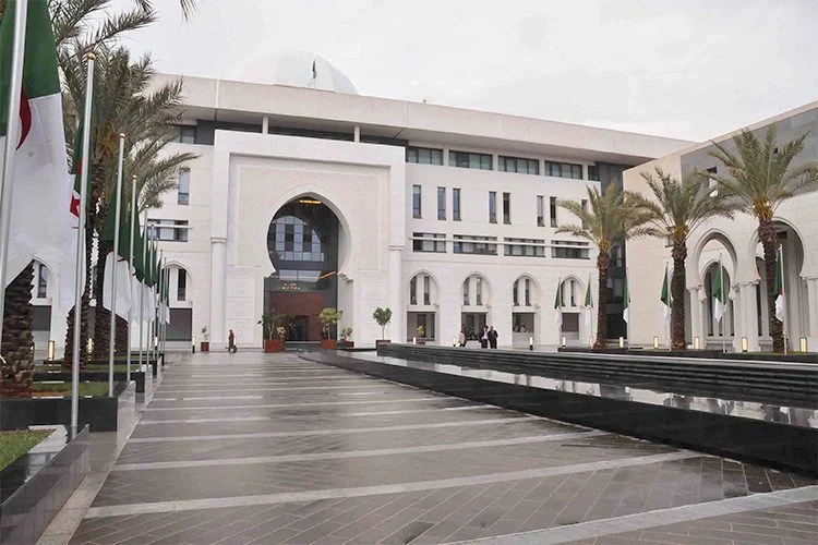 تركمانستان توافق على تعيين بومدين قناد سفيراً للجزائر لديها - Réveil d'algérie