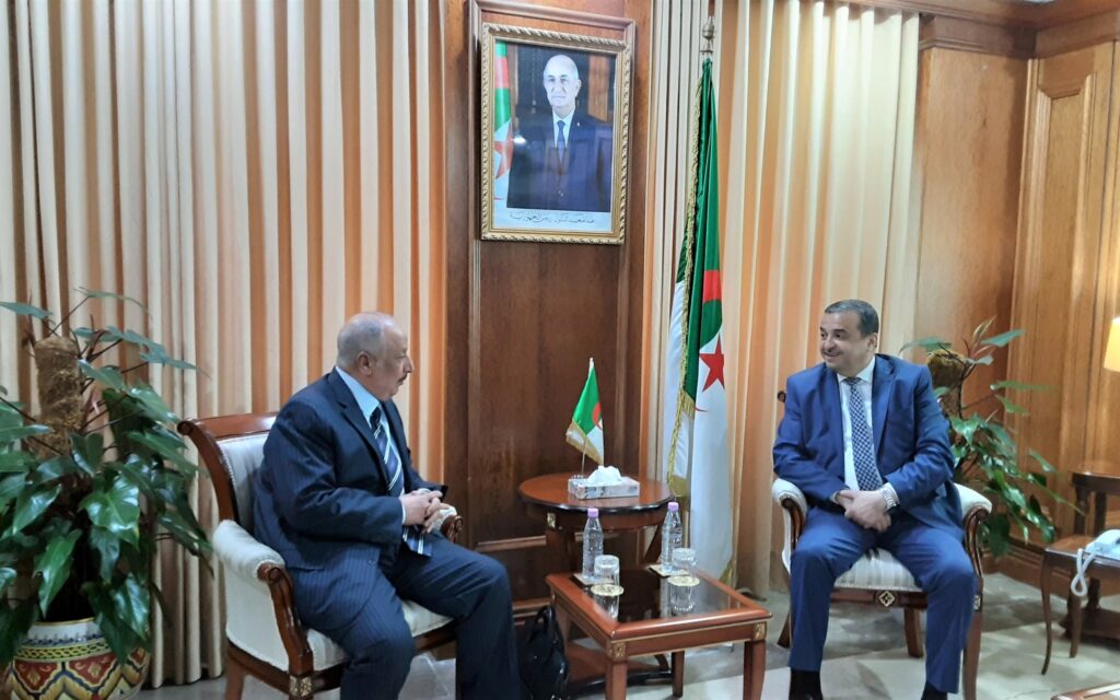 الجزائر والكويت تبحثان مشروعا استثمارياً لإنتاج وتصدير الهيدروجين الأخضر - Réveil d'algérie