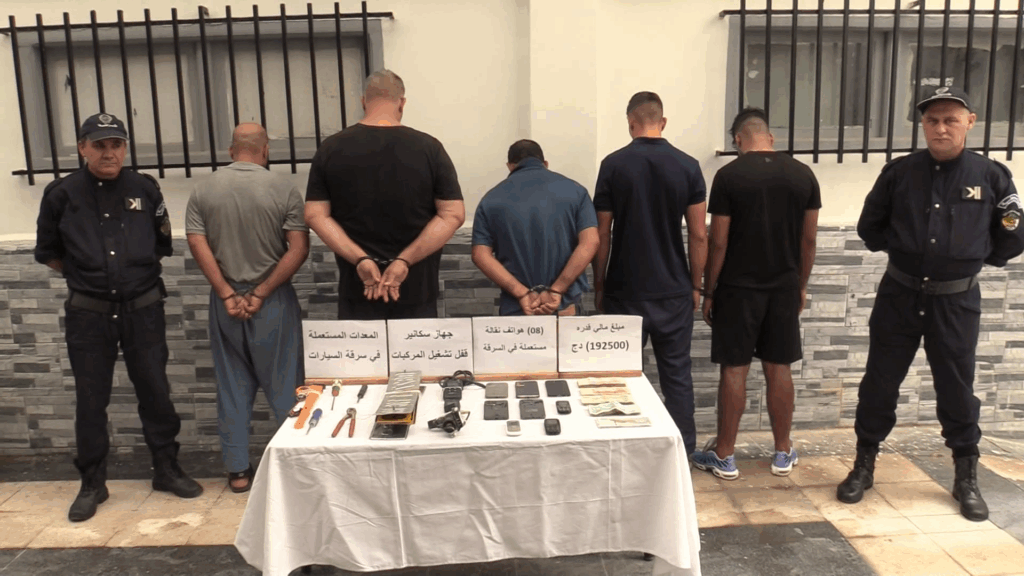 العاصمة: الأمن يطيح بعصابة مختصة في تزوير ملفات السيارات وسرقتها - Réveil d'algérie