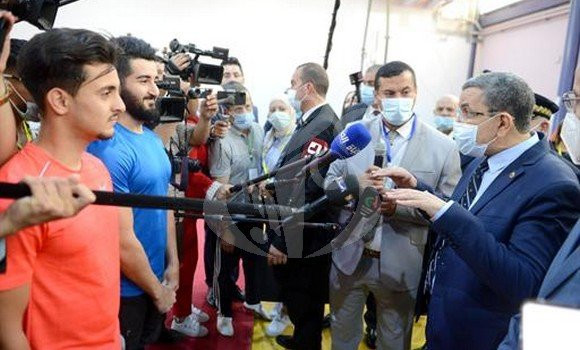 Djerad exhorte les étudiants à faire preuve de détermination face aux défis à relever - Réveil d'algérie