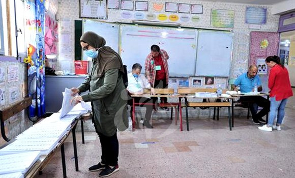 Législatives: Bon déroulement, affluence mitigée d’une région à une autre - Réveil d'algérie
