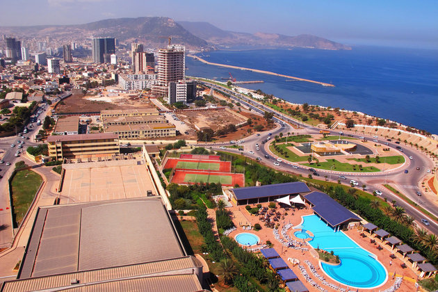Oran: plus de 100 exposants au salon international de l’investissement dans l’industrie, la construction, l’énergie et l’exportation - Réveil d'algérie