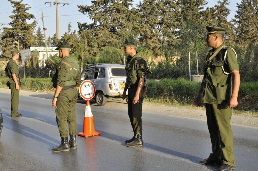 L’attaque d’un poste de contrôle de la Gendarmerie nationale provoque la mort d’un gendarme dans la capitale - Réveil d'algérie