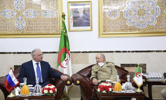 Chanegriha accueille le Chef fédéral de la coopération militaire et technique de la Russie - Réveil d'algérie