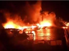 Un gigantesque incendie s’est déclaré dans le port d’Alger, - Réveil d'algérie