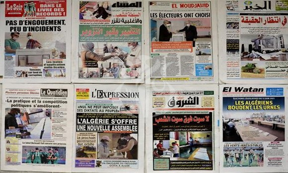 Déroulement du scrutin, vote de personnalités politiques et taux de participation à la Une de la presse - Réveil d'algérie