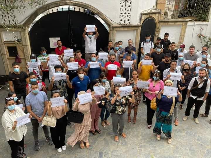 Les affiliés de la chaîne « El Djazairia One » dans une pause de protestation. - Réveil d'algérie