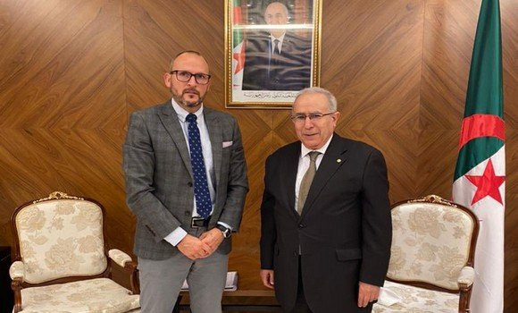 Lamamra reçoit le directeur d’Anadarko-Algérie - Réveil d'algérie
