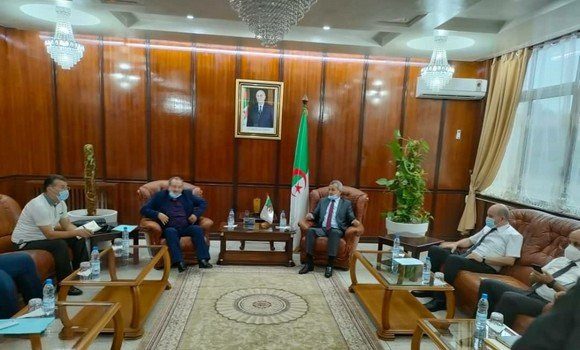 Le ministre de la Santé reçoit le président du Syndicat algérien des paramédicaux - Réveil d'algérie