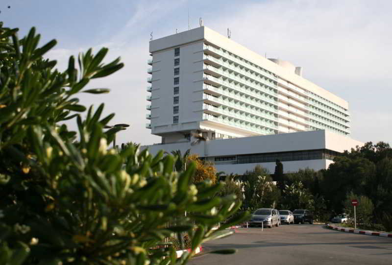 Fin des fonctions du directeur général de l’hôtel El-Aurassi. - Réveil d'algérie