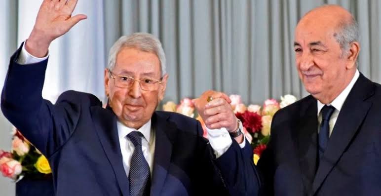 Le président de la République décrète trois jours de deuil à compter d’aujourd’hui, suite au décès de l’ancien chef de l’état Abdelkader Bensalah - Réveil d'algérie