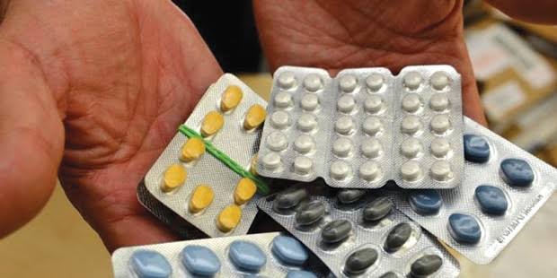 L’arrestation de (02) suspects impliqués dans le trafic illégal de produits pharmaceutiques. - Réveil d'algérie