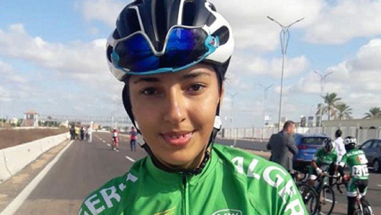 La motarde internationale Nesrine Houili se retire de la compétition. - Réveil d'algérie