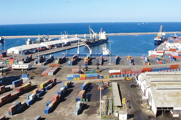 Le port d’Oran reçoit le projet final d’extension des conteneurs en octobre prochain. - Réveil d'algérie