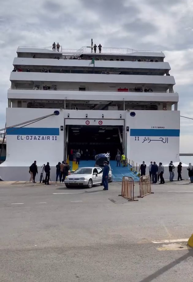 L’arrivée de la première croisière d’Alicante au port d’Alger. - Réveil d'algérie