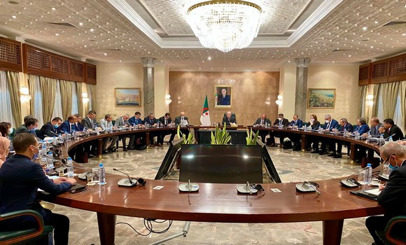 Benabderrahmane installe les ateliers de révision des codes communal et de wilaya - Réveil d'algérie