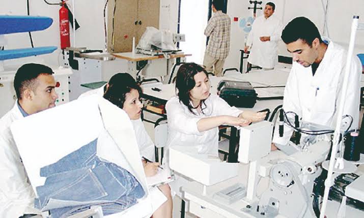 Rentrée professionnelle Plus de 100 spécialités est affichée à l’entrée - Réveil d'algérie